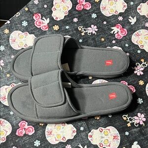 Hanes Gray Open Toe House Slippers XL (11-12) Men’s